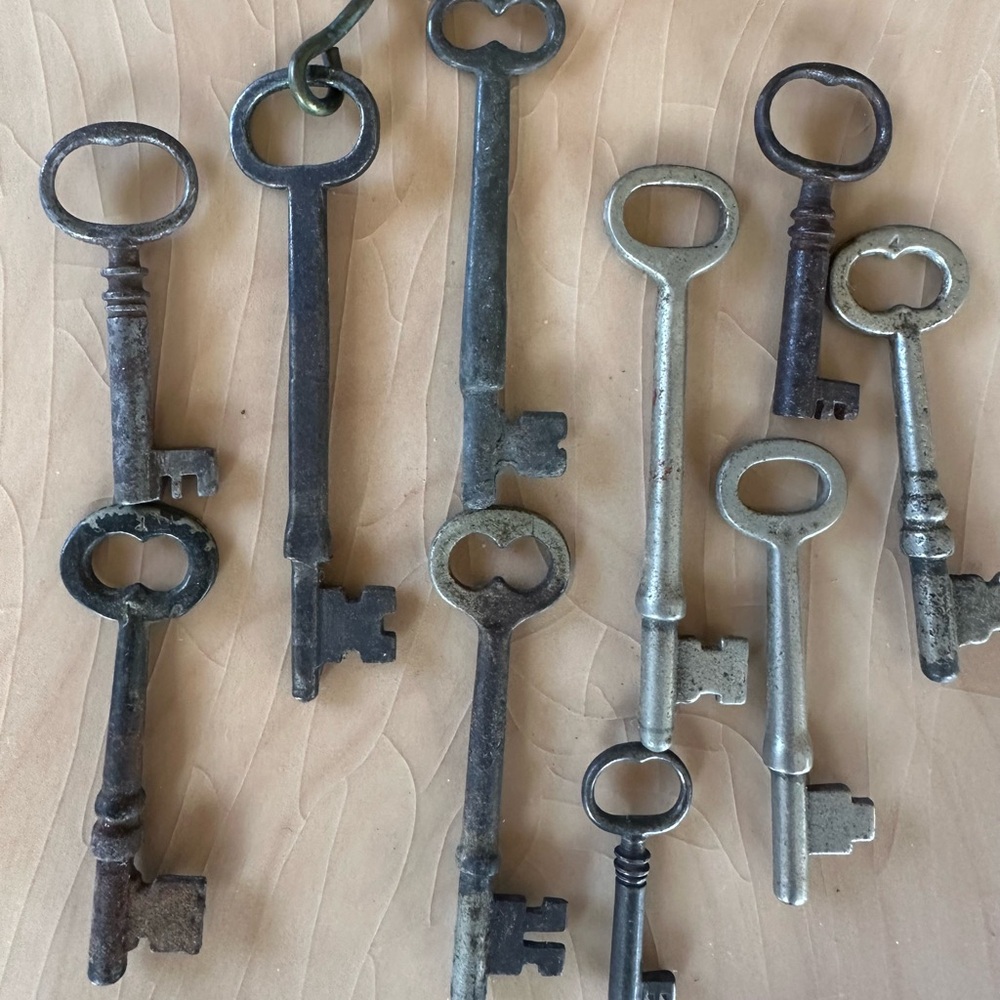 Vintage Assortment of Keys